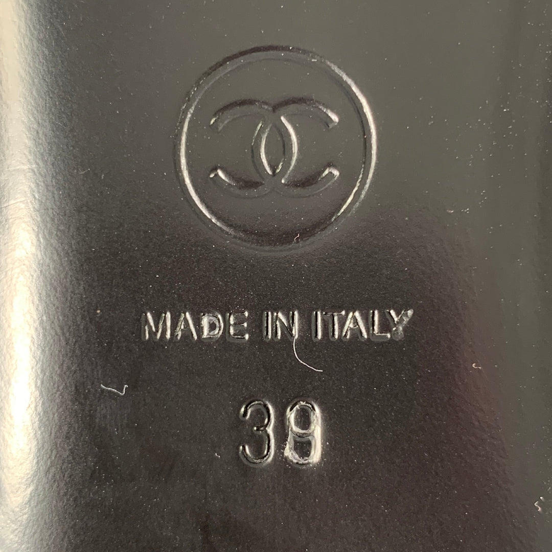 CHANEL Size 8 CC Silver Black Glitter Loafer Flats