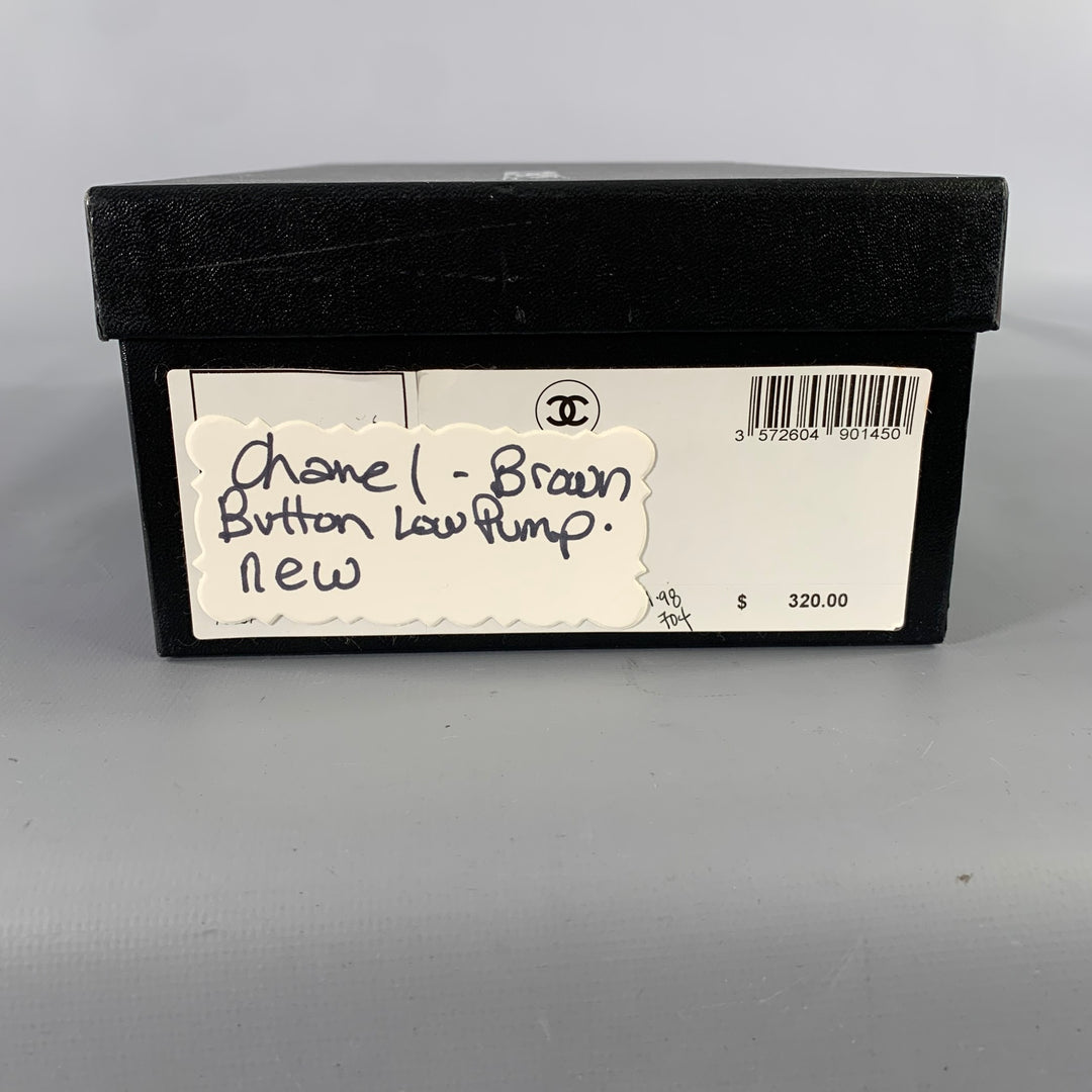 CHANEL Size 8.5 Brown Logo Kitten Heel Pumps