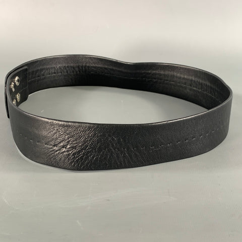 LOUIS VUITTON Waist Size 26 Black Leather Belt