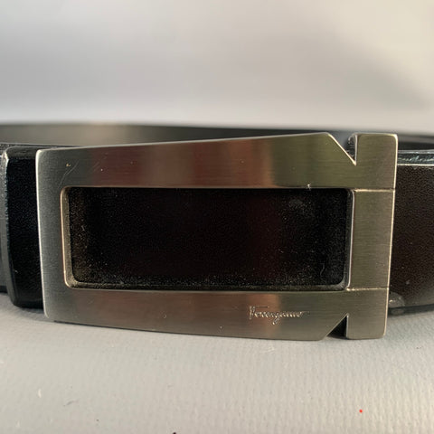 SALVATORE FERRAGAMO Size 34 Black Silver Leather Belt