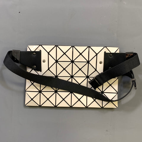 BOA BOA ISSEY MIYAKE White Triangle Handbag