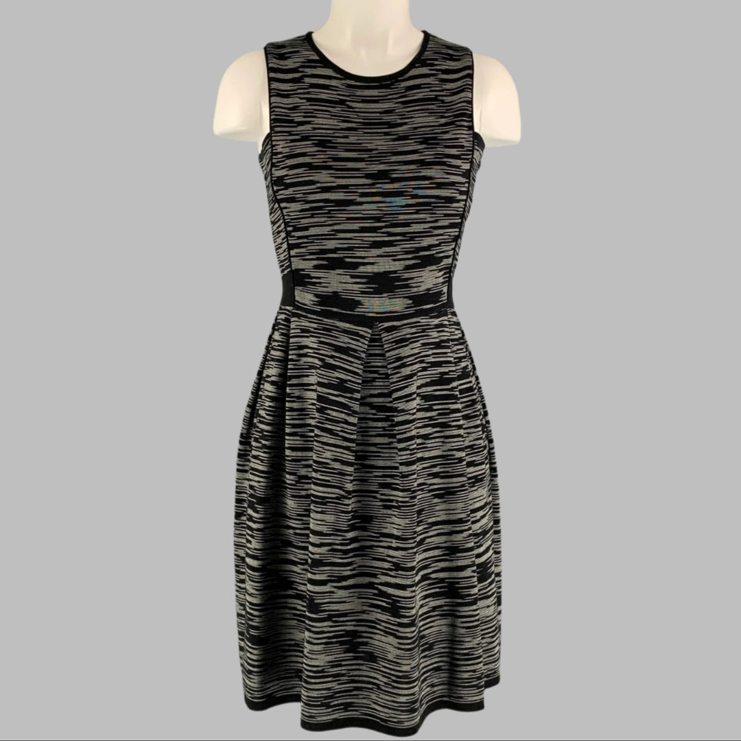 M MISSONI Size 4 Black White Knit A-Line Dress M MISSONI Size 4 Black White Knit A-Line Dress