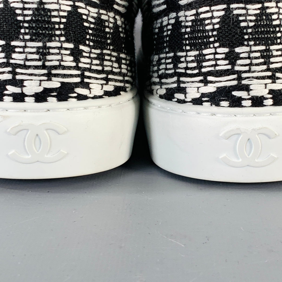 CHANEL Size 9 Black White Woven Canvas Slip On Lace-Up Sneakers