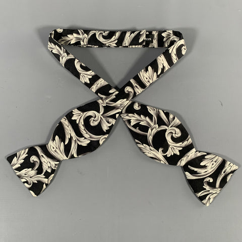 NEIMAN MARCUS Black White Baroque Bow Tie