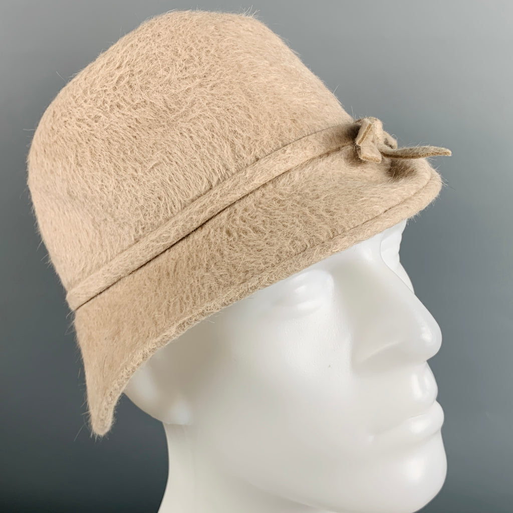 JENNIFER OUELLETTE Beige Bow Hat – Sui Generis Designer  display picture 1