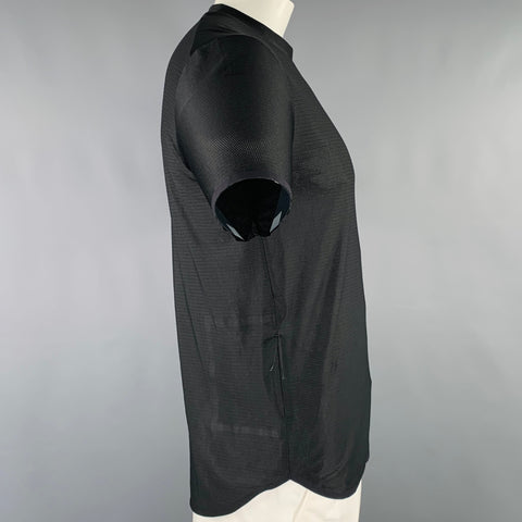 SATISFY Size L Black Stretchy Mesh Crew Neck T-shirt