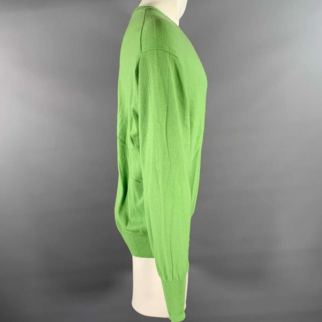 TURNBULL & ASSER Size XL Green Knitted Cashmere V-Neck Sweater