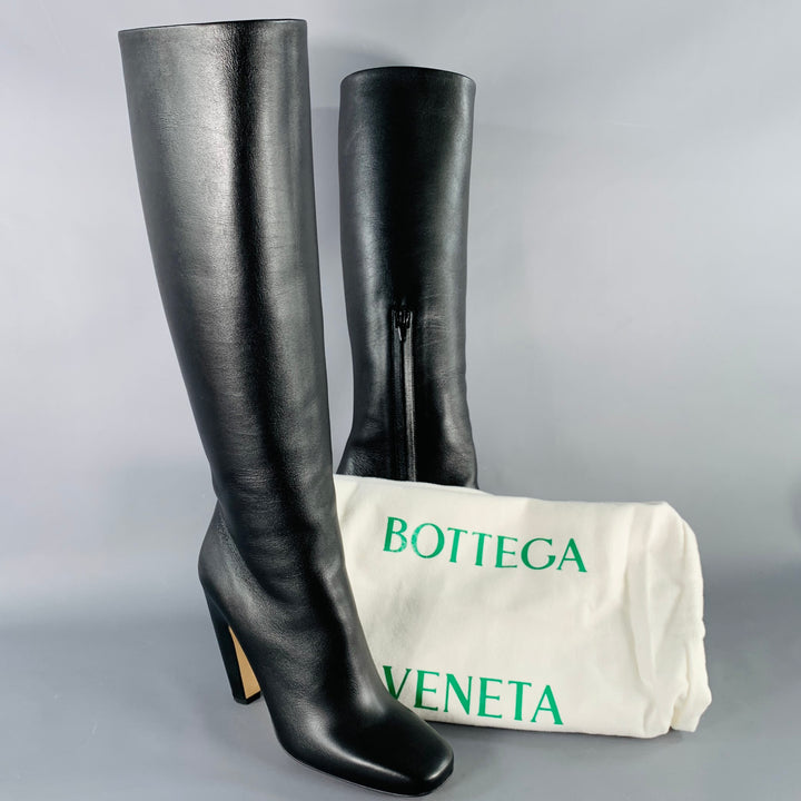 BOTTEGA VENETA Fall 2022 Size 8 Black Leather Side Zipper Boots
