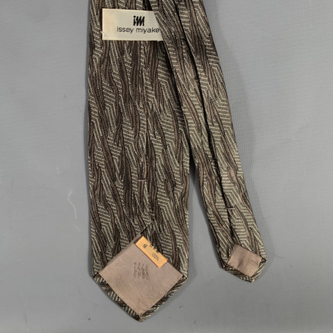 ISSEY MIYAKE Grey Khaki Geometric Silk Tie