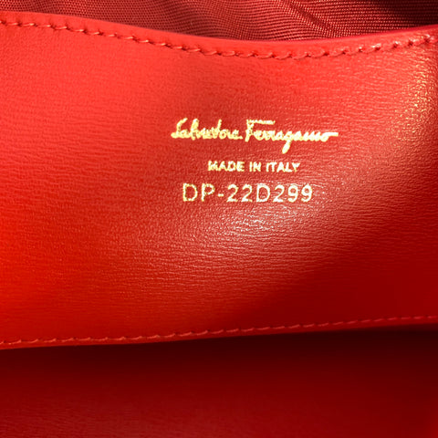 FERRAGAMO SS2019 Black Red DP-22D299 Leather Wristlet Bag