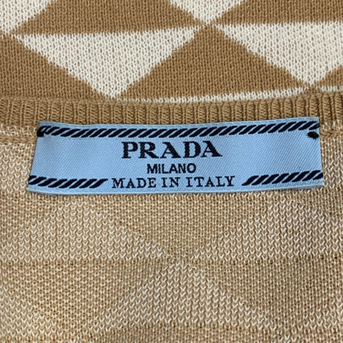 PRADA par RAF SIMONS 2023 Taille S Pull Court en Maille Crème Beige à Triangle