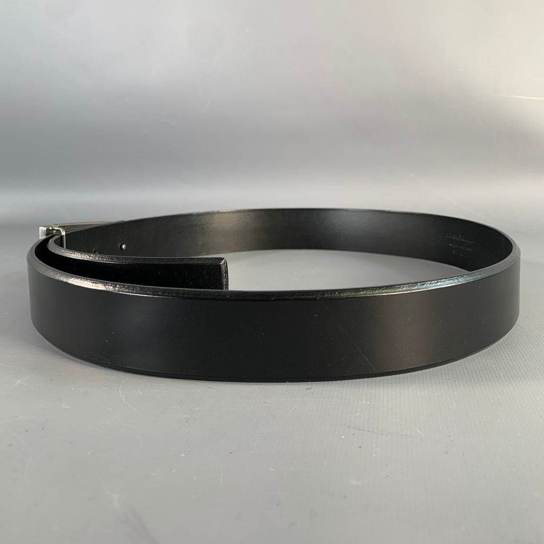 SALVATORE FERRAGAMO Size 34 Black Silver Leather Belt