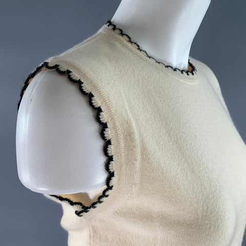 CHANEL Size M Cream Black Cashmere Blend Cropped Sweater Top