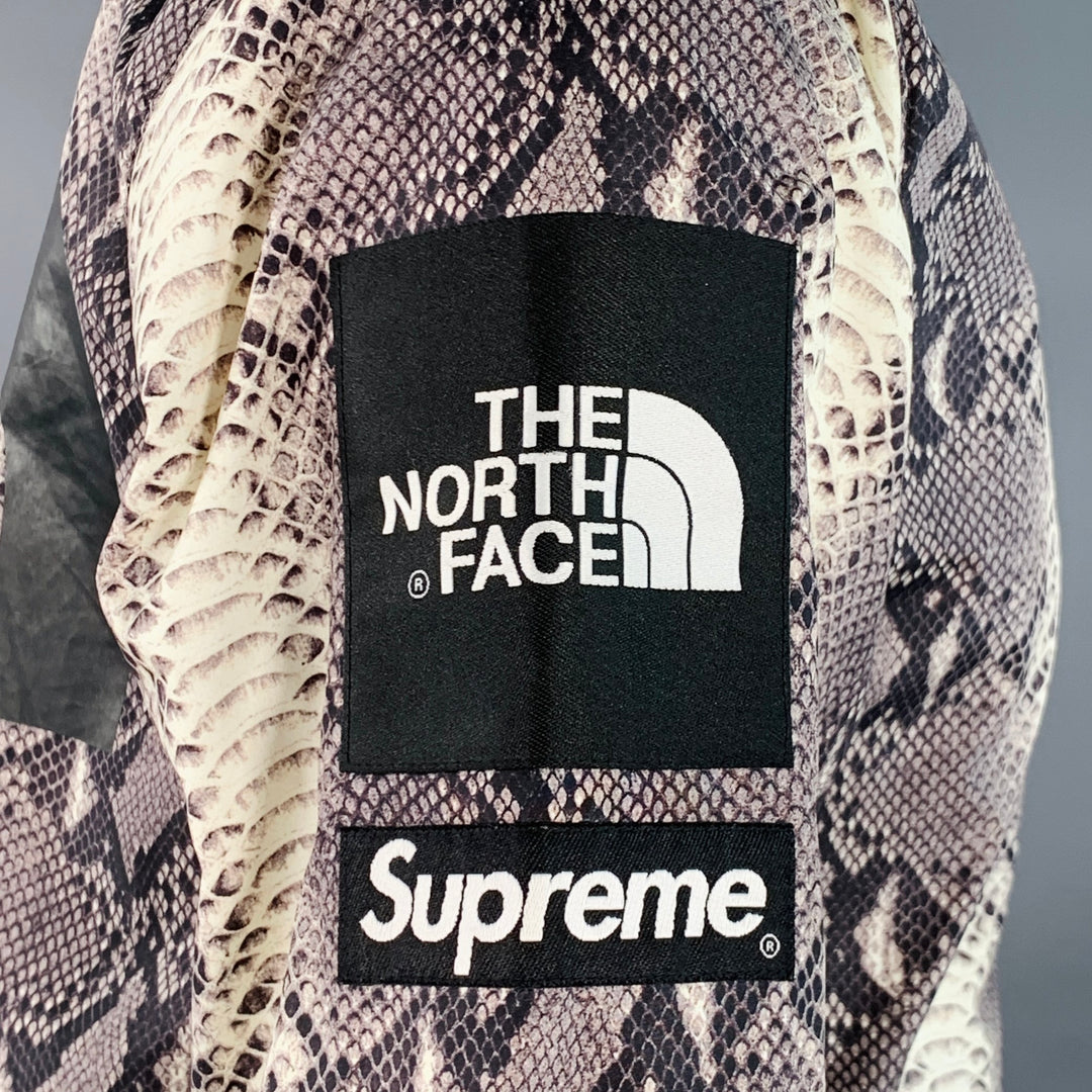 SUPREME x THE NORTH FACE Size M Grey Black White Snake Print Nylon Shirt Jacket