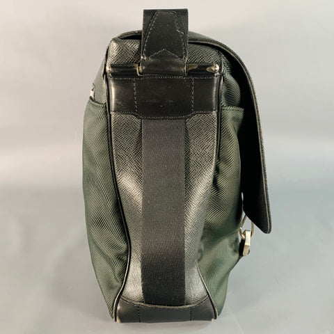 LOUIS VUITTON Dersou Taiga Black Green Nylon Twill Leather Messenger Bag