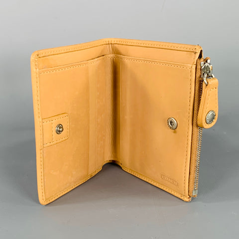 COACH Beige Leather Wallet