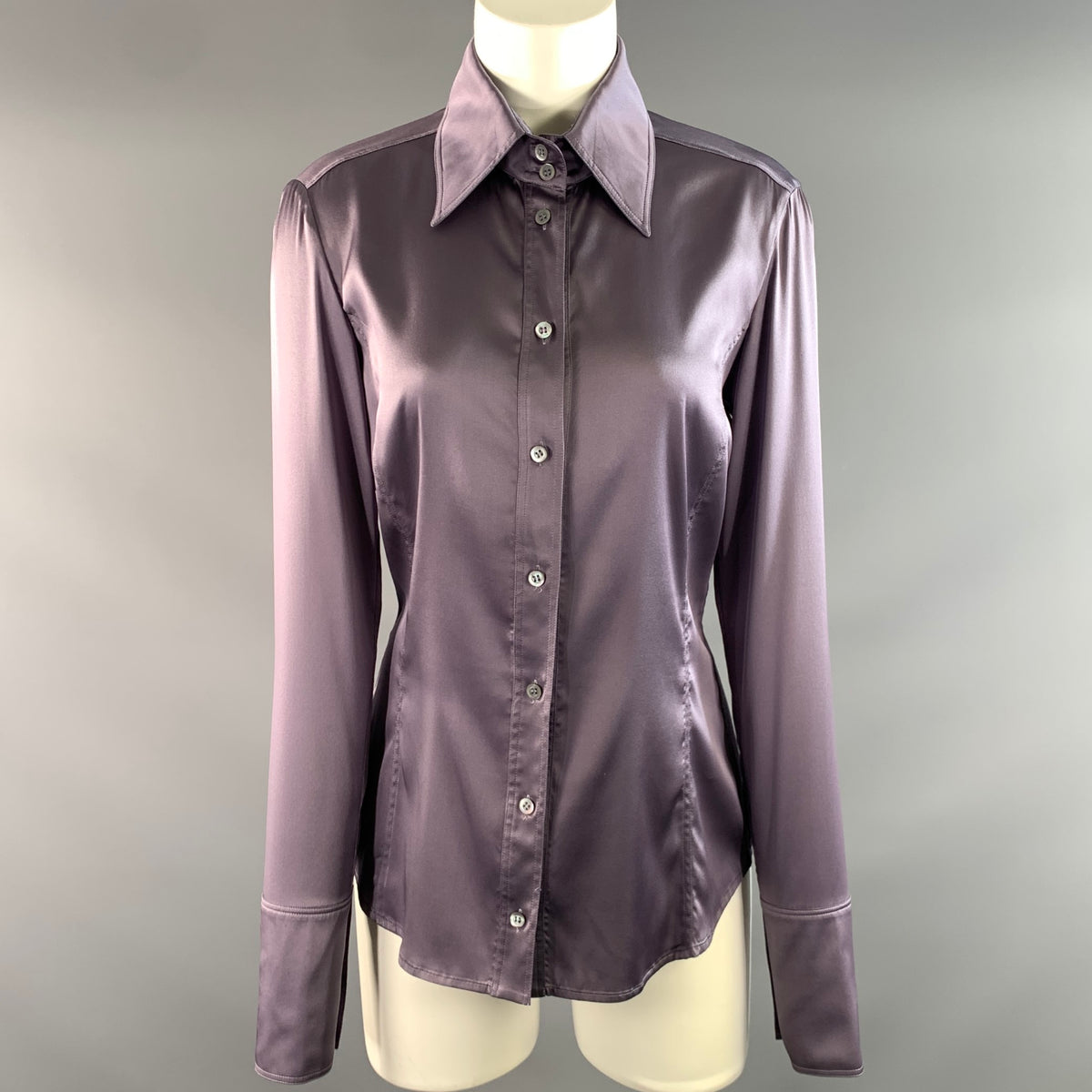 Sui Generis archive reference: Gucci Fall/Winter 2025 purple silk-blend button-up blouse, SKU 149764.