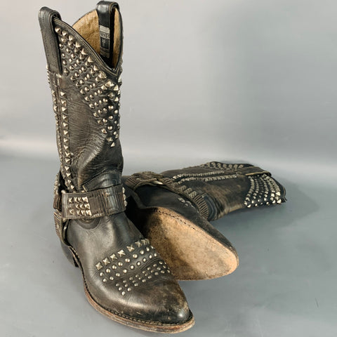 Bottes de cowboy FRYE taille 8 en cuir vieilli noir cloutées à enfiler