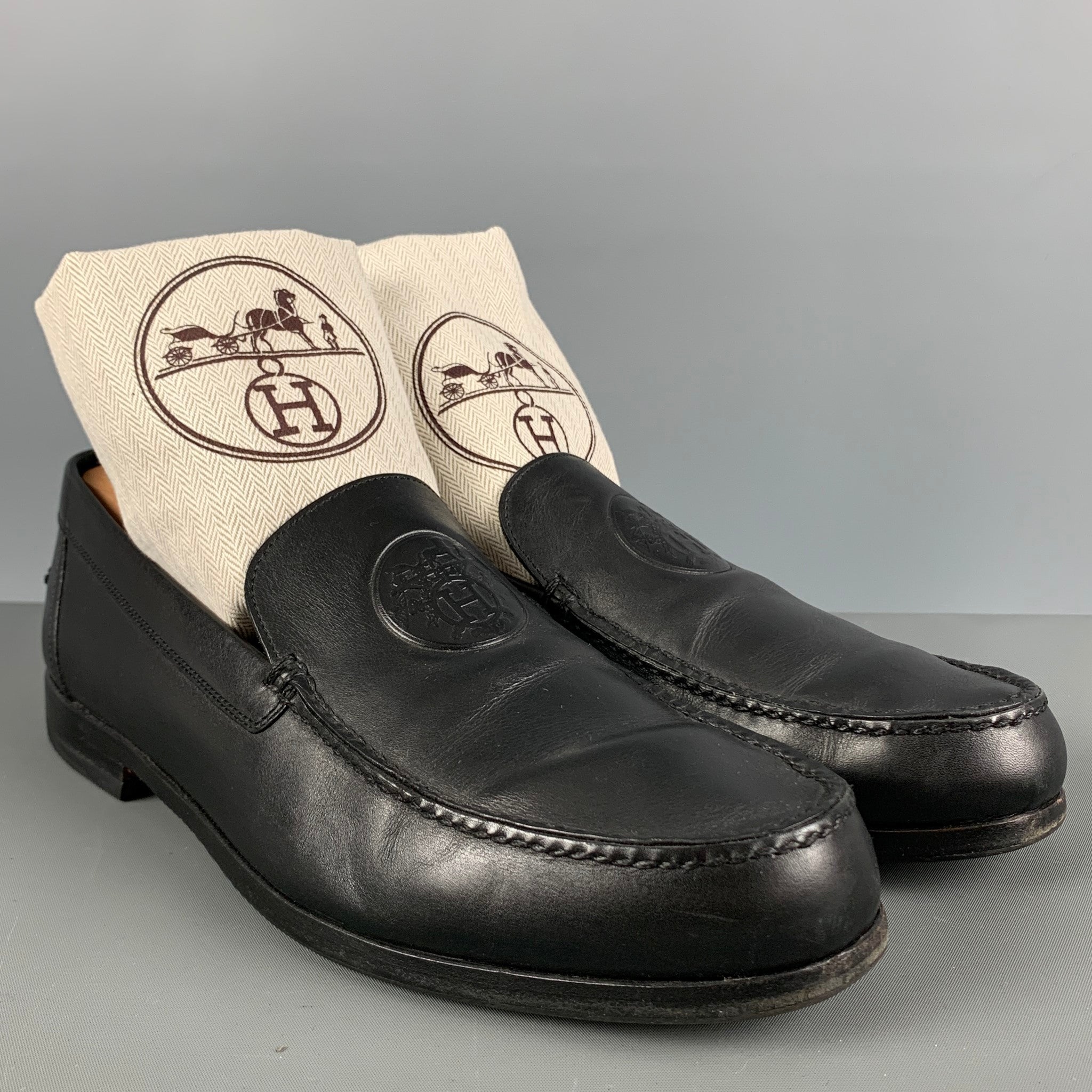 HERMES Size 9.5 H Crest Black Leather Slip On Loafers – Sui