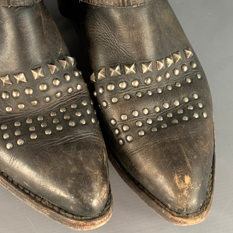 Bottes de cowboy FRYE taille 8 en cuir vieilli noir cloutées à enfiler