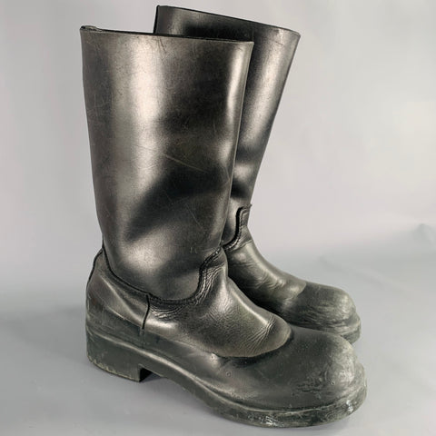TAKAHIROMIYASHITATheSoloist. Size 9 Black Leather Rubber Pull On Boots