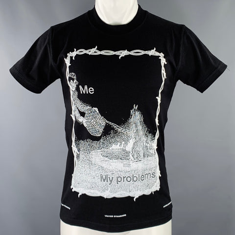 T-shirt UNITED STANDARD en coton noir et blanc à col rond avec motif, taille S