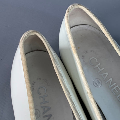 CHANEL Size 9 White Black Color Block Patent Leather Ballet Bow Flats