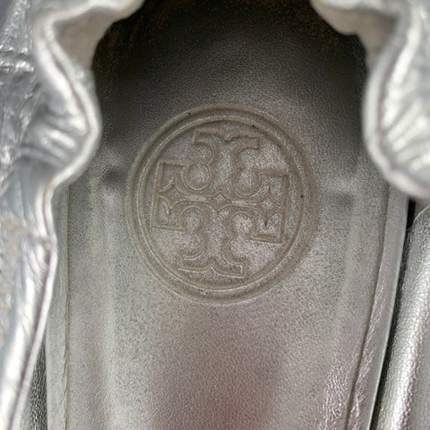TORY BURCH Ballerines froncées en cuir argenté à logo Taille 40