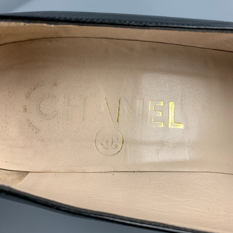 CHANEL Size 8 Black Leather Logo Classic Chunky Heel Pumps