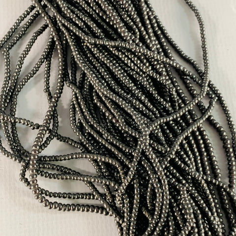 Collier cravate en perles noires VINTAGE