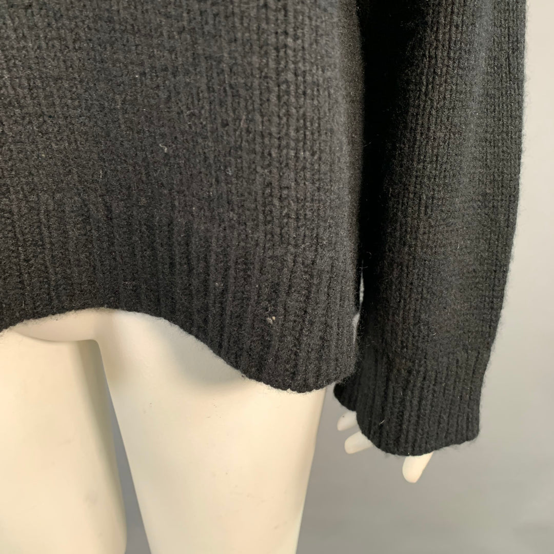THE ROW Size L Black Cashmere Knit Raglan Sleeves Crew Neck Sweater