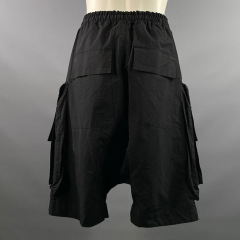 AF ARTEFACT Size M Black Solid Cotton Blend Baggy Shorts
