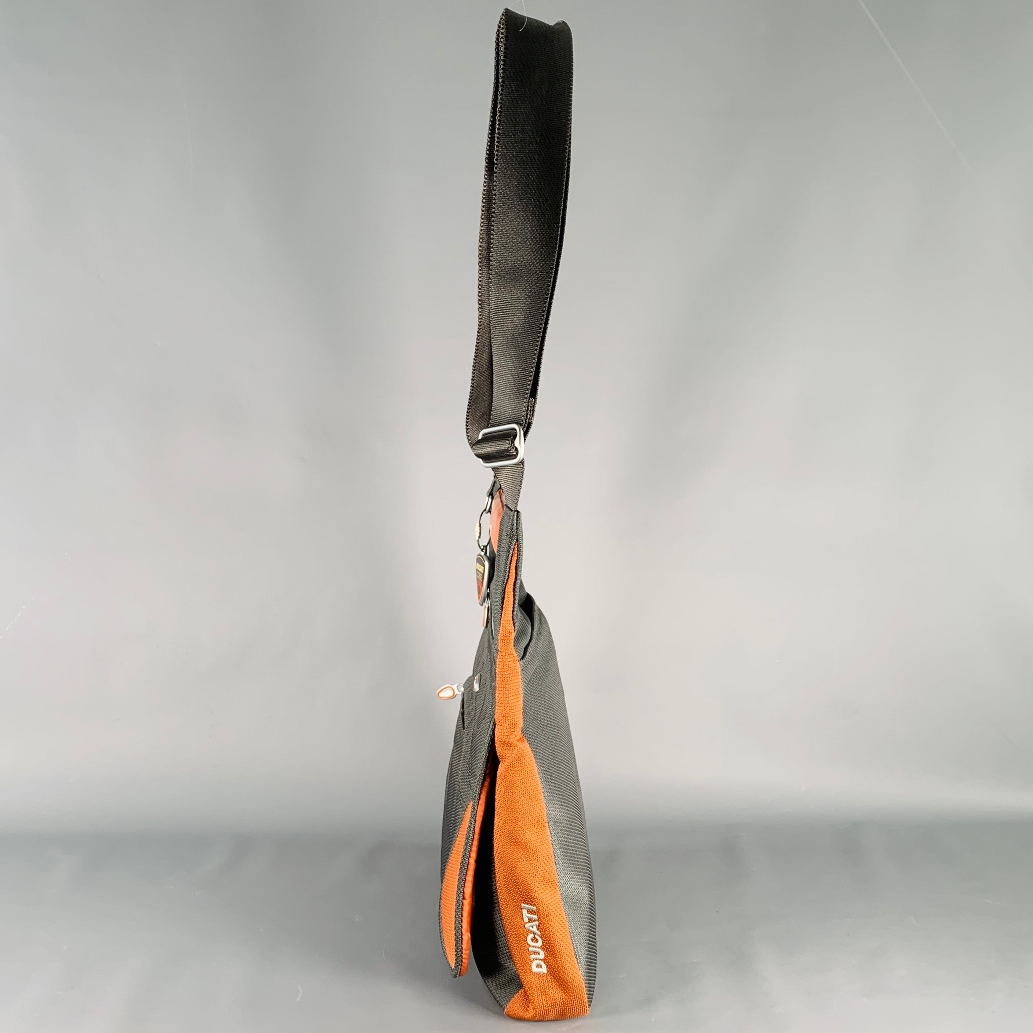 TUMI オレンジ グレー ビジネスバッグ TUMI Grey Orange Color Block Nylon Leather Messenger Bag – Sui