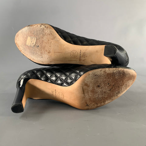 CHANEL Size 8.5 Black Lambskin Quilted Calf Classic Pumps