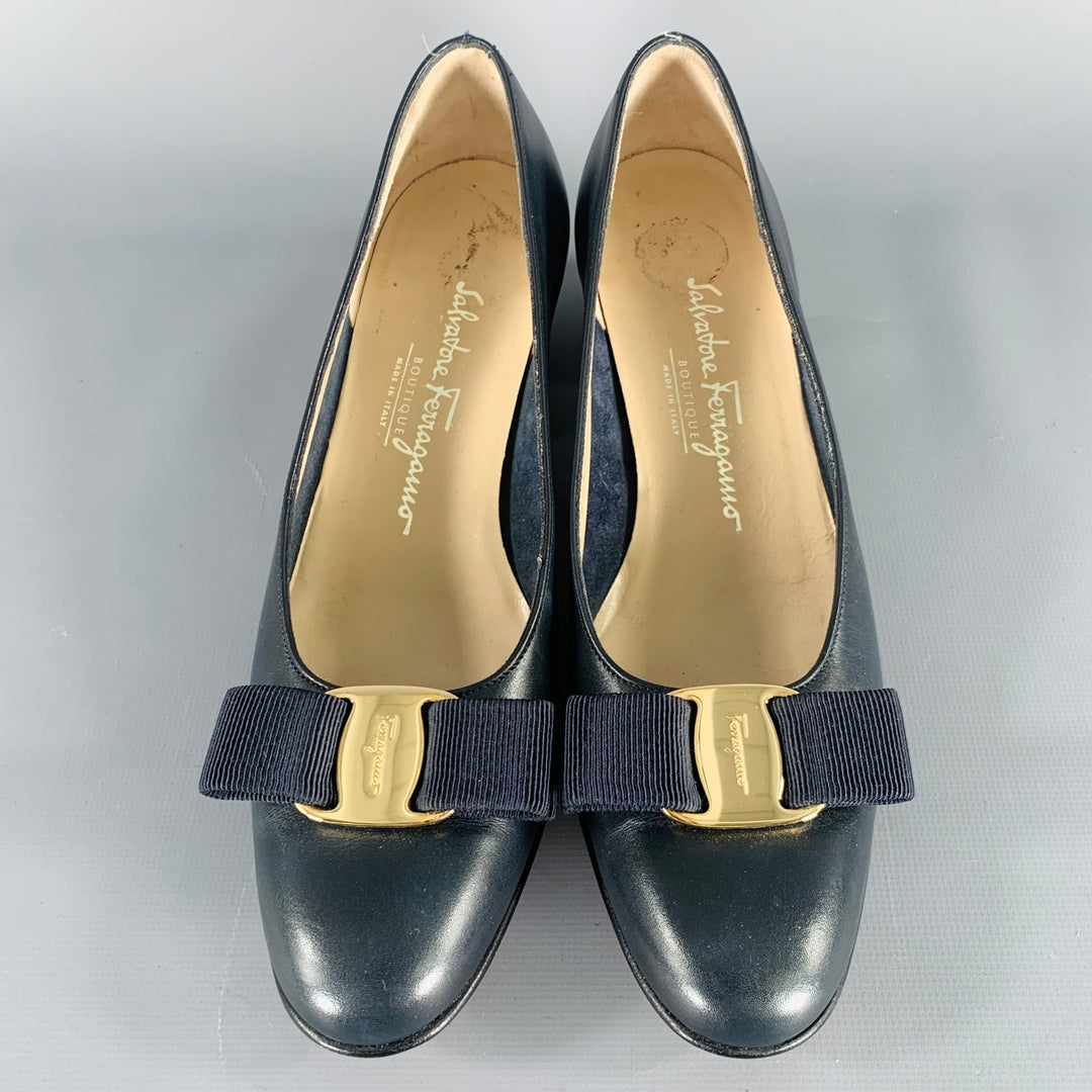 SALVATORE FERRAGAMO Size 5.5 Navy Leather Kitten Heel Pumps
