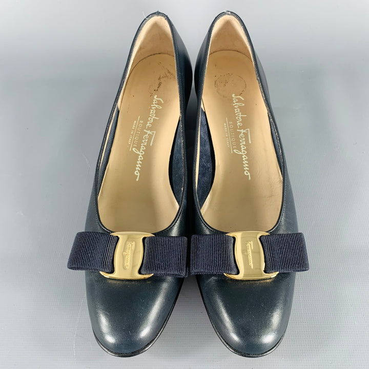 SALVATORE FERRAGAMO Size 5.5 Navy Leather Kitten Heel Pumps