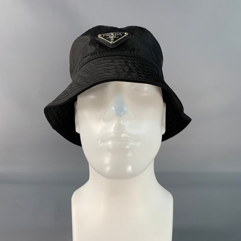 PRADA Bob noir en polyester avec logo Taille M