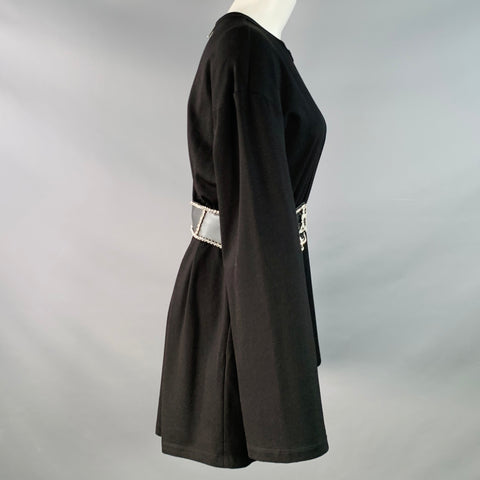 AREA Robe Courte Ceinturée Noire Ornée de Cristaux Argentés Taille M