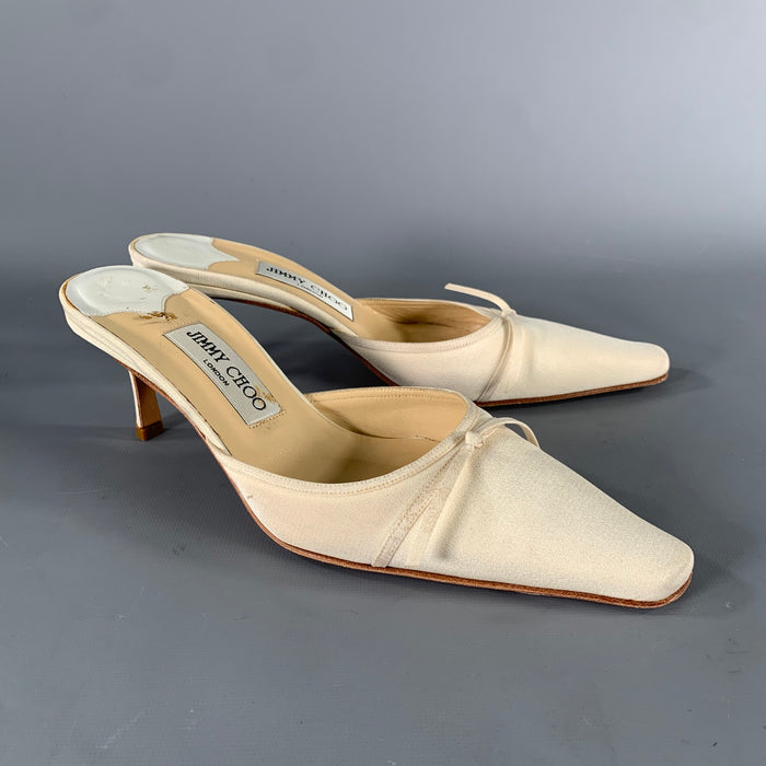 JIMMY CHOO Size 8 Cream Silk Mules Pumps