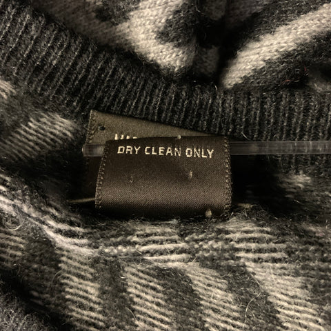 NEIMAN MARCUS Size L Grey Black Cashmere Crew-Neck Sweater