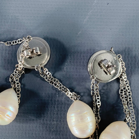 Boucles d'oreilles vintage en grappe de perles blanches et argentées