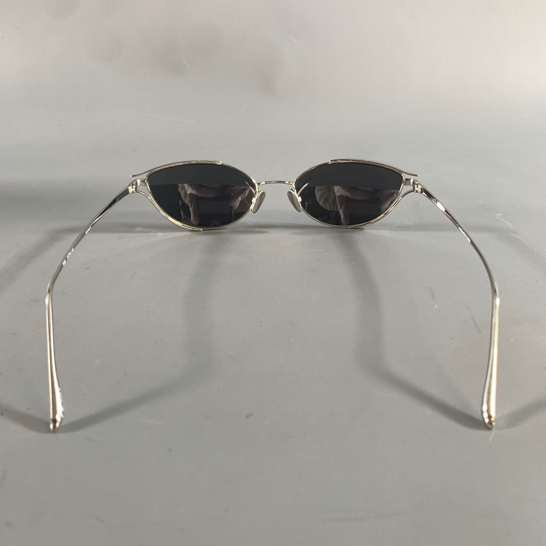 LINDA FARROW Silver Black Solid Sunglasses