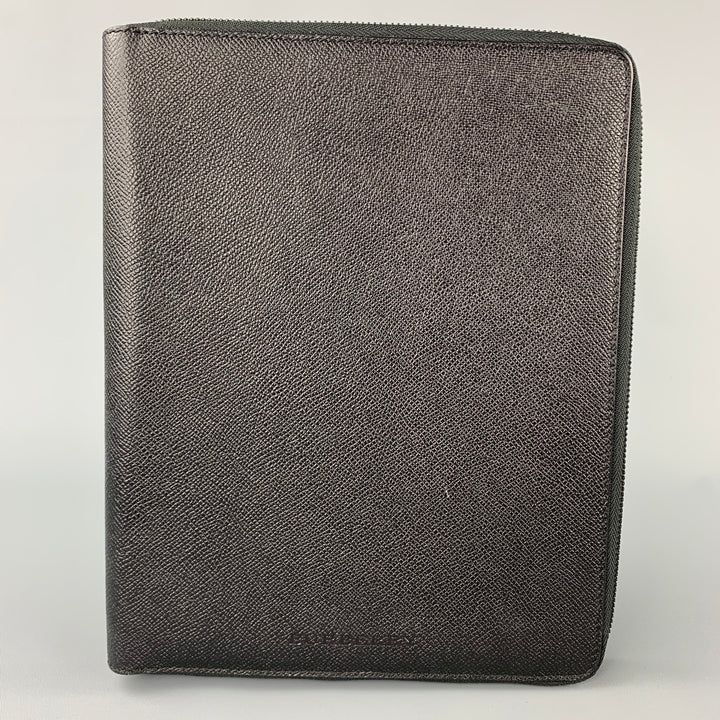 Funda para iPad de cuero granulado negro Pebble de BURBERRY