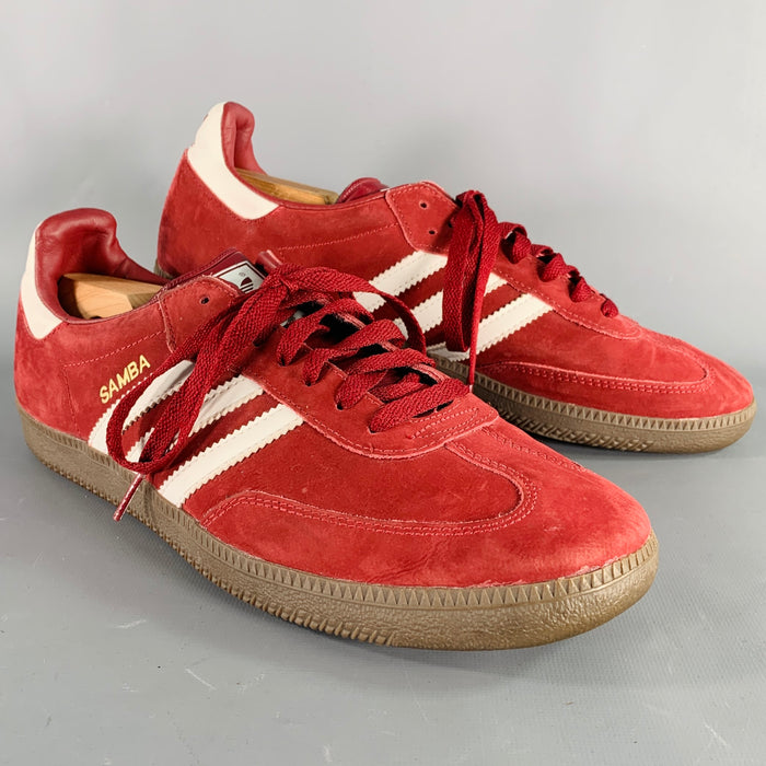 ADIDAS Baskets basses en daim à rayures rouges et blanches, taille 10.5