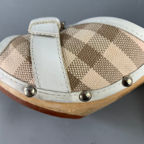 BURBERRY Size 7 White Beige Leather Plaid Buckle Sandals