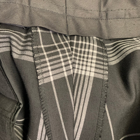 V2 by VERSACE Size 36 Black Grey Plaid Wool Straight Zip Fly Dress Pants