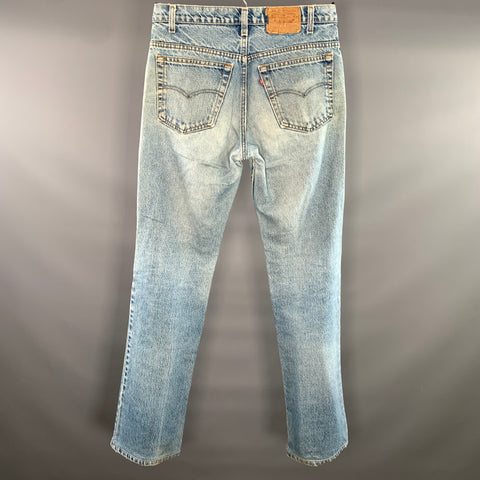 LEVI Size 32 Blue Light Blue Wash Denim Zip Fly Jeans
