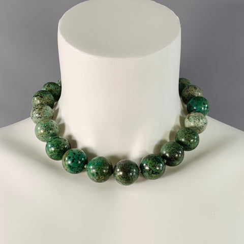 Collier de perles épaisses marbrées vert et noir, style vintage