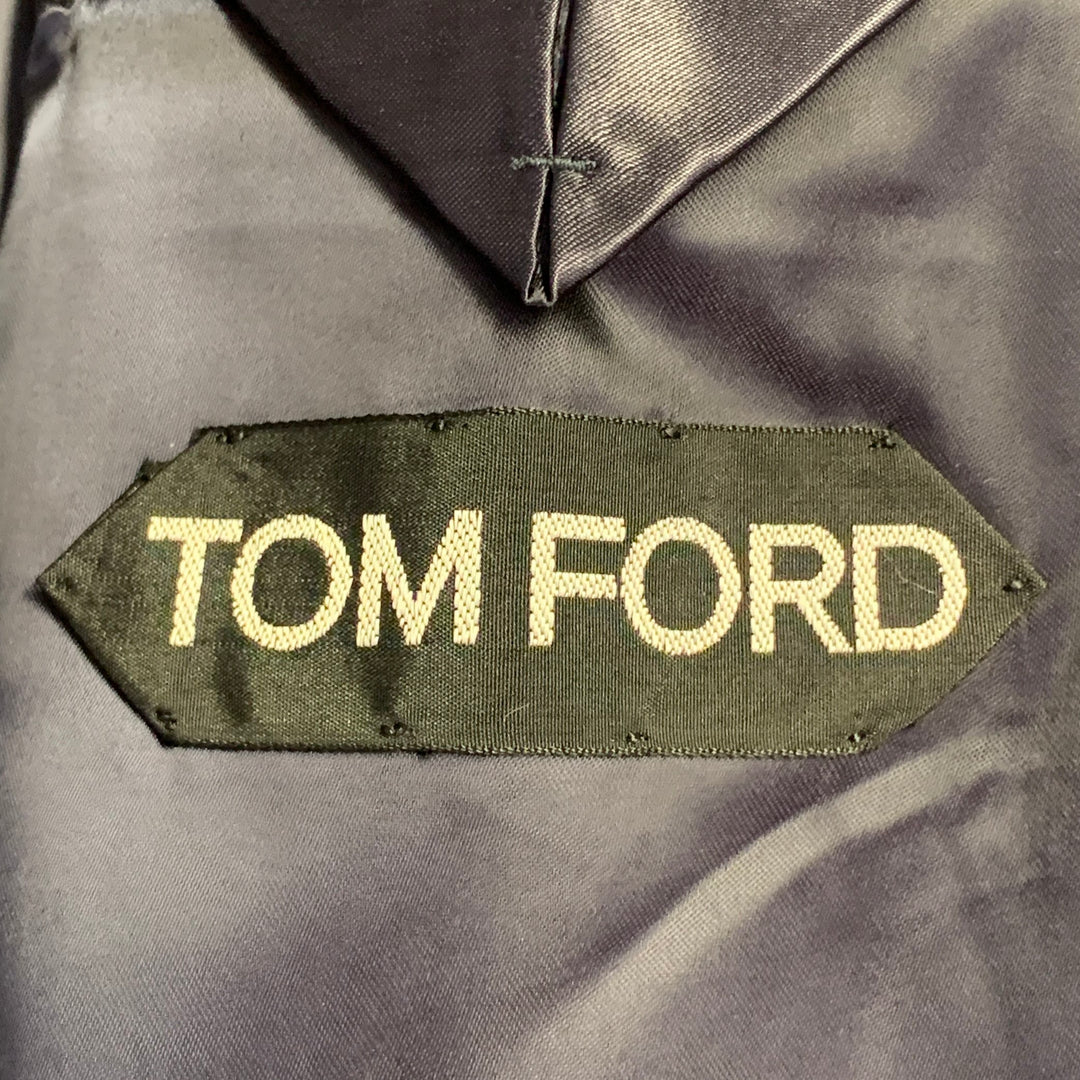TOM FORD Size 40 Navy Cashmere Double Breasted Peak Lapel Coat