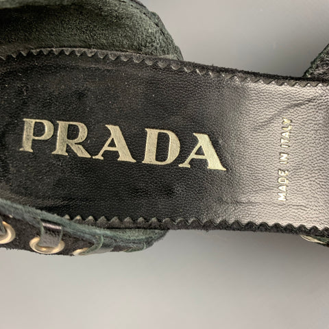 PRADA Talla 6.5 Zapatos de tacón de gatito con eslabones de cadena de ante negro plateado
